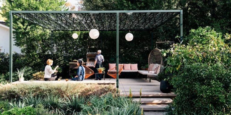 A Laser-Cut Pergola Completes a Tranquil Garden in L.A – laser cutting service